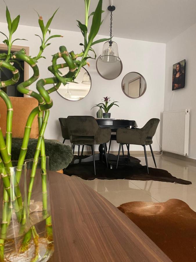 Little John Luxury Apartment Пирей Экстерьер фото