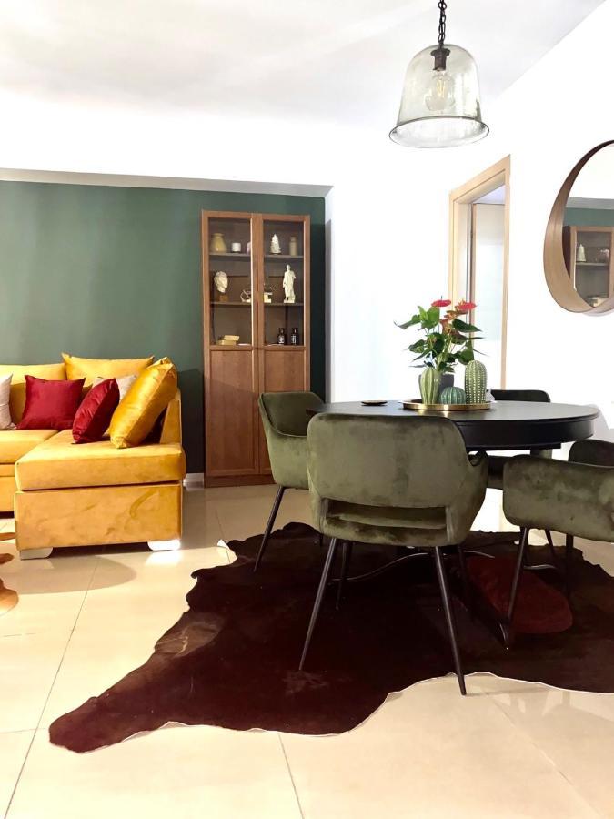 Little John Luxury Apartment Пирей Экстерьер фото
