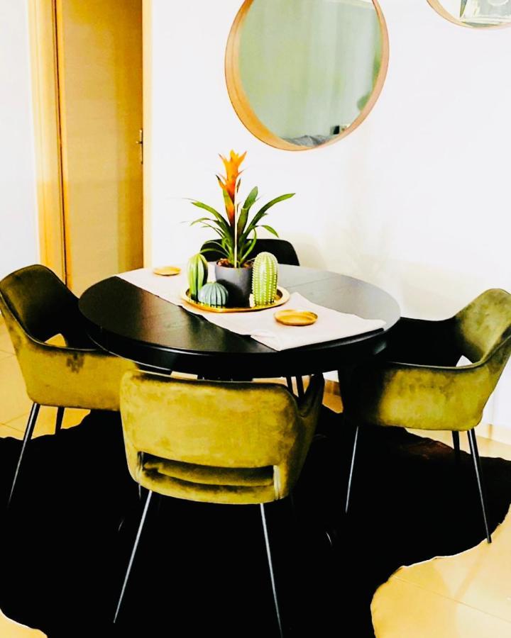 Little John Luxury Apartment Пирей Экстерьер фото