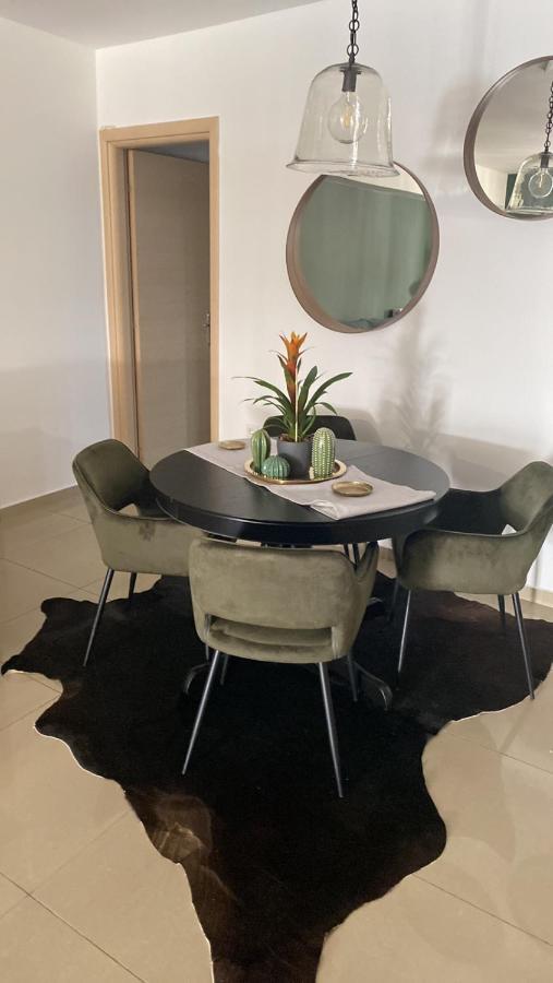 Little John Luxury Apartment Пирей Экстерьер фото
