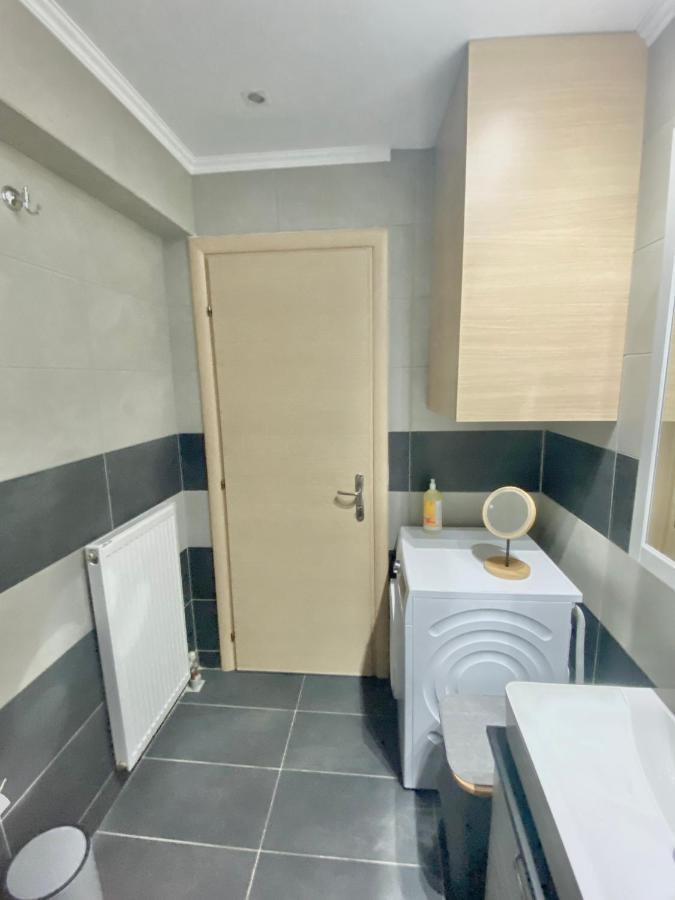 Little John Luxury Apartment Пирей Экстерьер фото