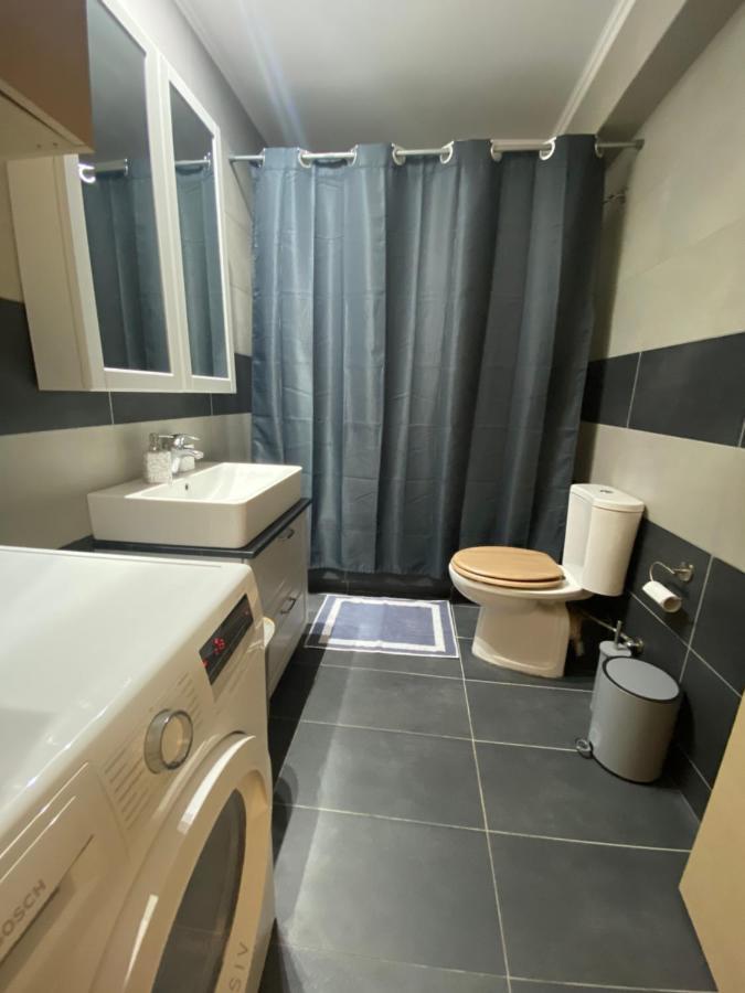 Little John Luxury Apartment Пирей Экстерьер фото