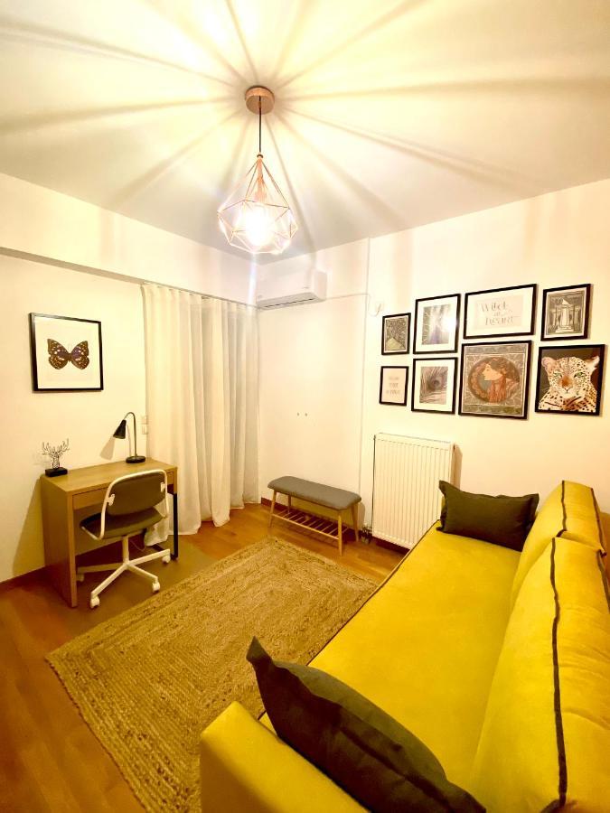 Little John Luxury Apartment Пирей Экстерьер фото