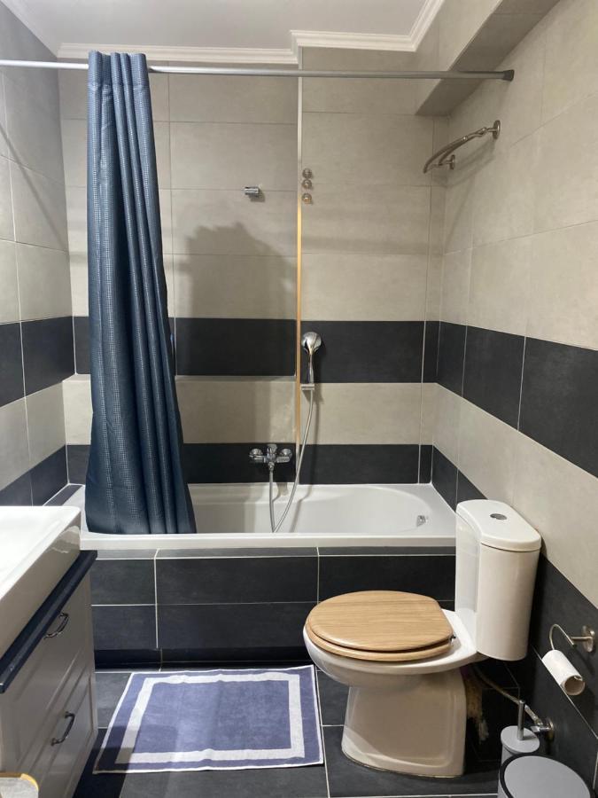 Little John Luxury Apartment Пирей Экстерьер фото