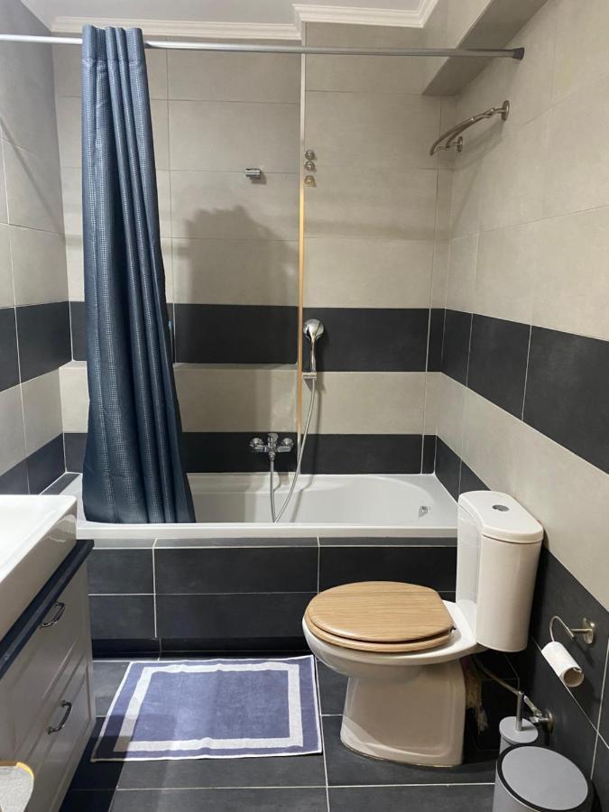 Little John Luxury Apartment Пирей Экстерьер фото